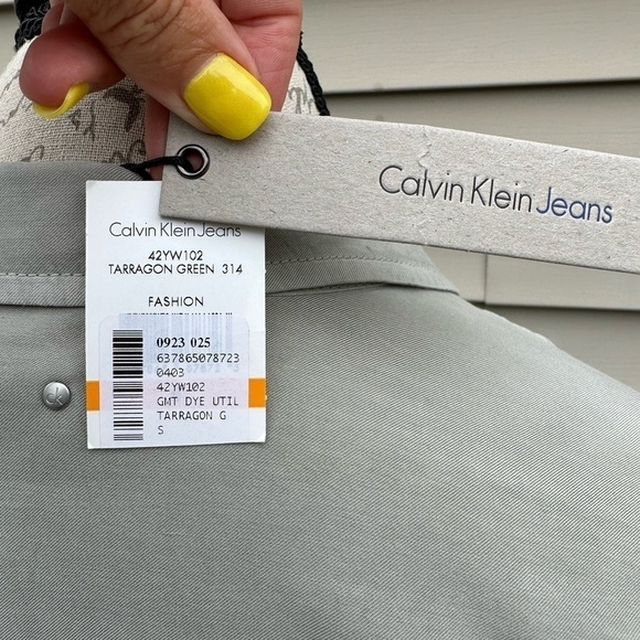 Calvin Klein Utility Roll Tab Sleeve Button Down Blouse - Tarragon Green - Picture 15 of 16